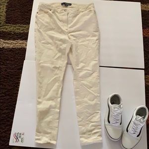 (Women’s) white Corduroy’s size 12W